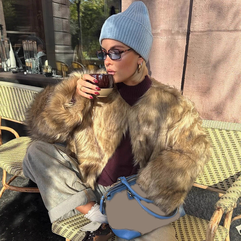 Damen Kurz geschnittene Kunstfelljacke mit Oversize-Ärmeln und Plüschkragen Shop Nory