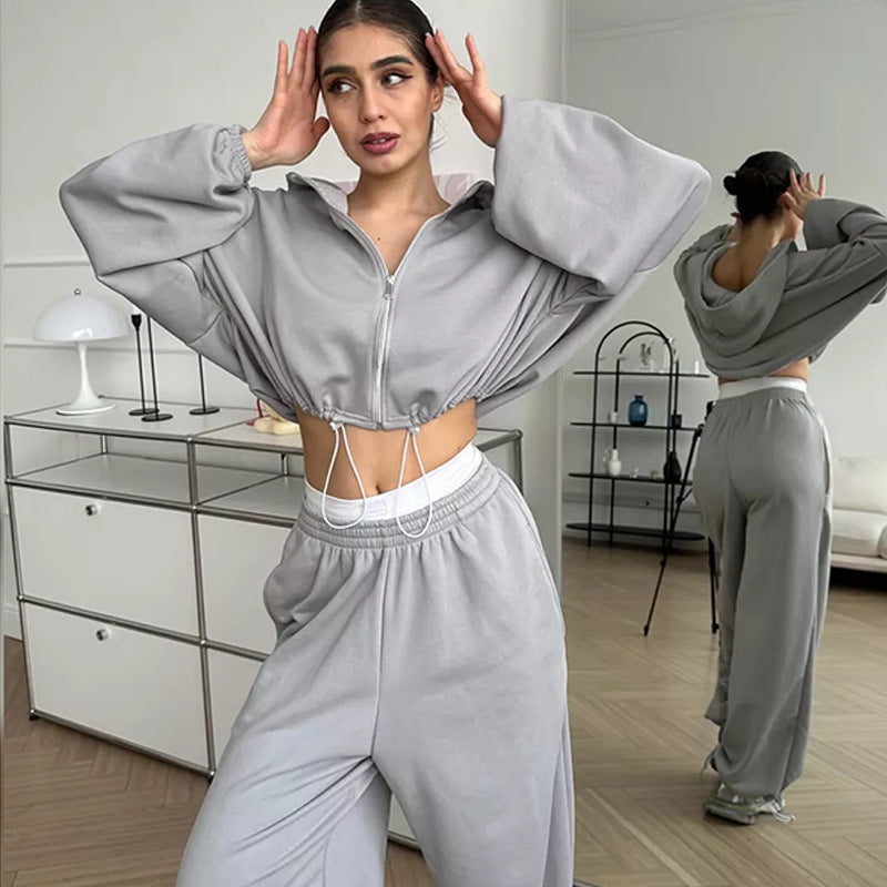 Damen kurzes Kapuzenzipper-Lounge-Set mit oversized Ärmeln und weitem Jogginghose-Schnitt Shop Nory