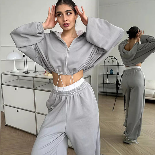 Damen kurzes Kapuzenzipper-Lounge-Set mit oversized Ärmeln und weitem Jogginghose-Schnitt Shop Nory