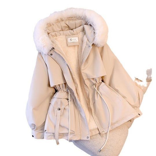Damen nan kurze Utility-Parka mit Kordelzugtaillierung, abnehmbarem Webpelzkragen und asymmetrischen Taschen Shop Nory