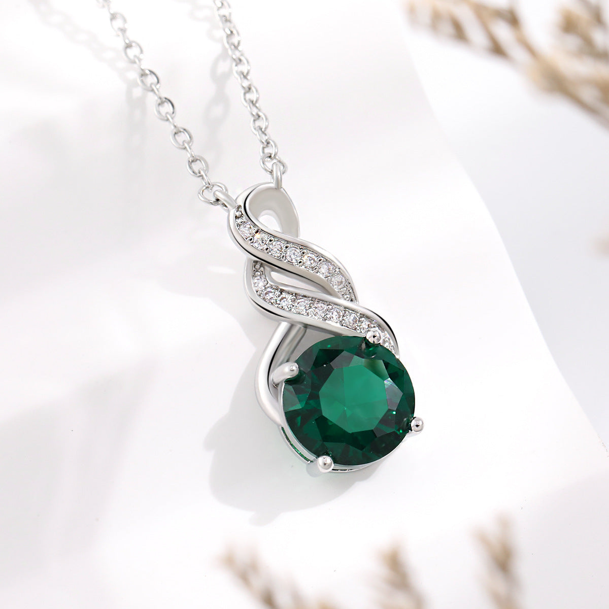 Damen elegante Ohrringe mit funkelndem Zirkon und geschwungenem Design Shop Nory