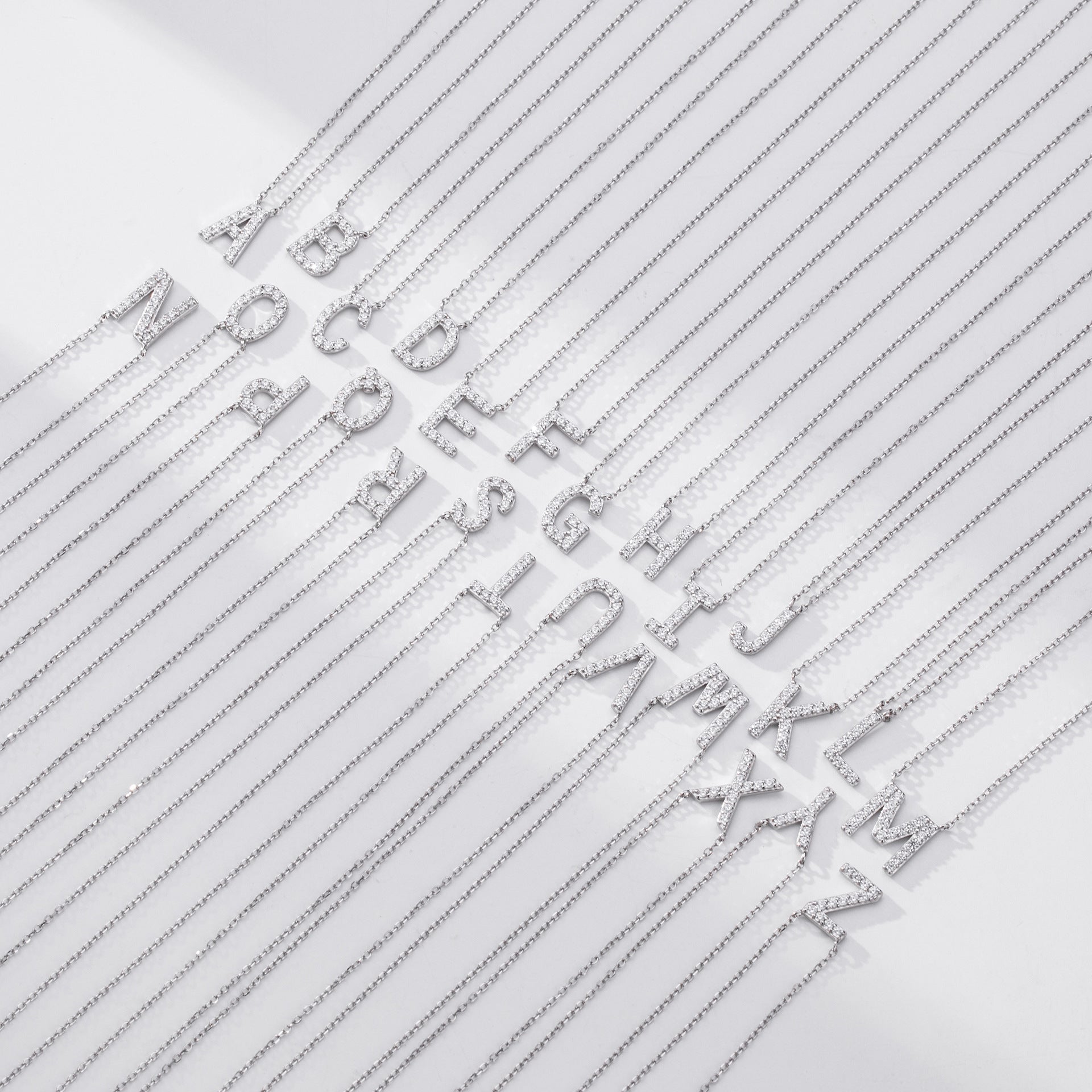 Damen Halskette mit Z-Anhänger und funkelnden Zirkonia Shop Nory