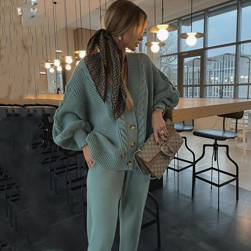 Damen nan kuscheliges Oversize Strickset bestehend aus Zopfmuster Cardigan und taillierter Strick-Jogginghose Shop Nory