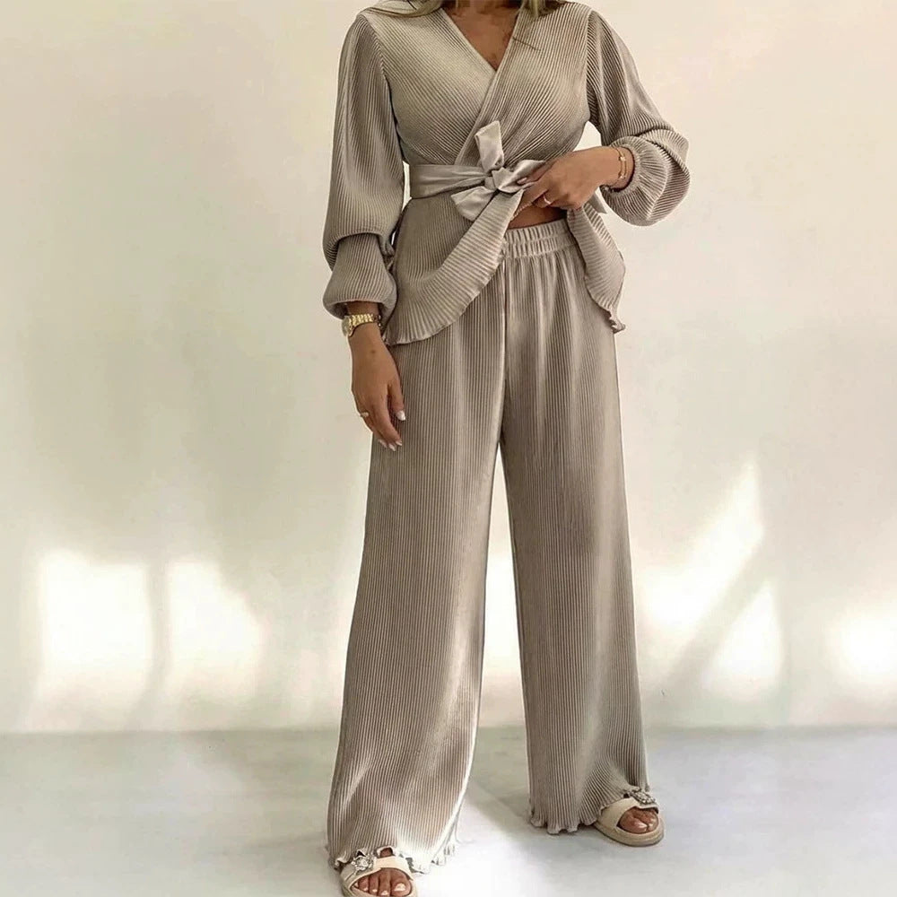 Damen Eleganter Plissee-Zweiteiler mit Wickelshirt, Taillengürtel und weitem Bein Shop Nory