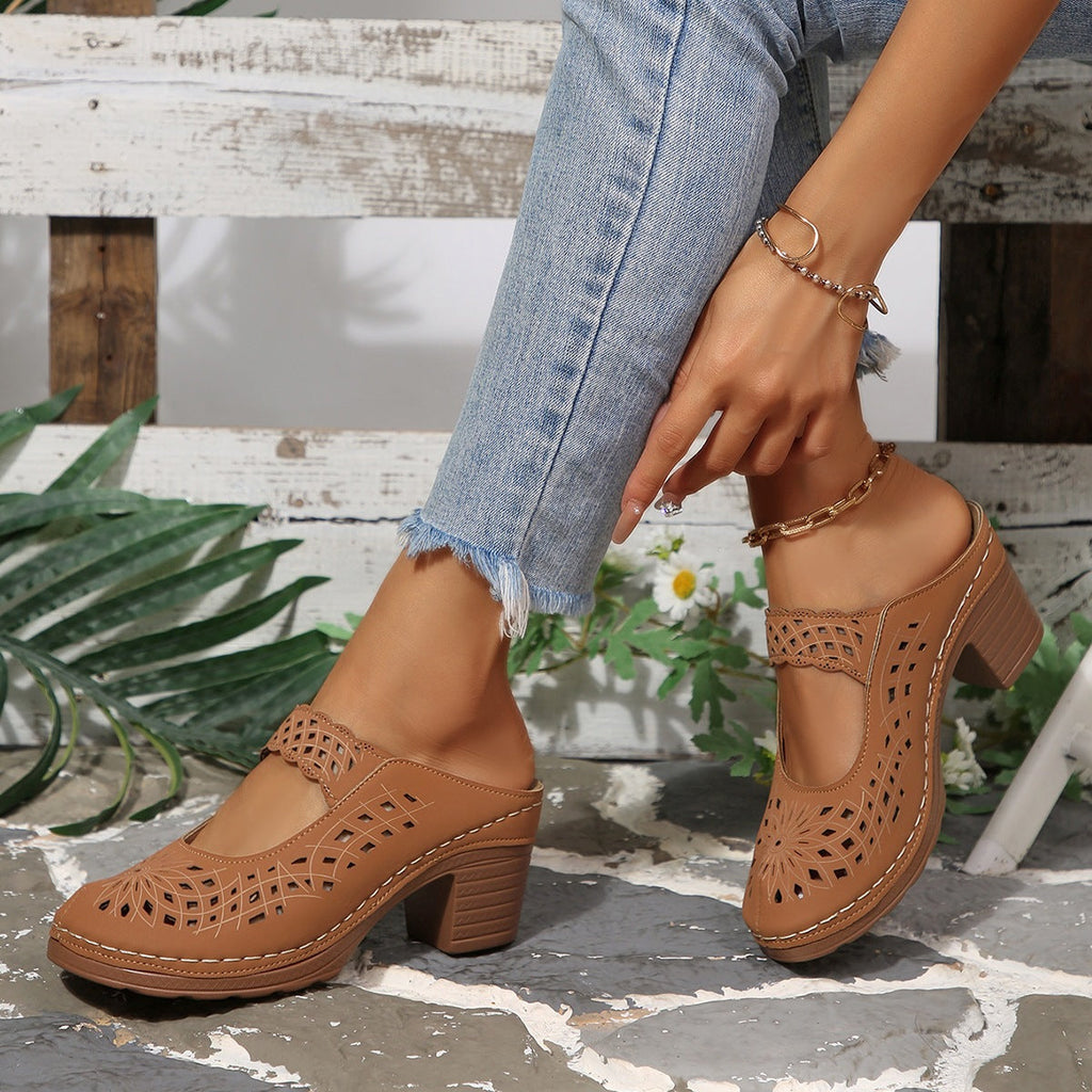Damen Modische Clogs mit floralem Cut-Out-Design und komfortablem Blockabsatz