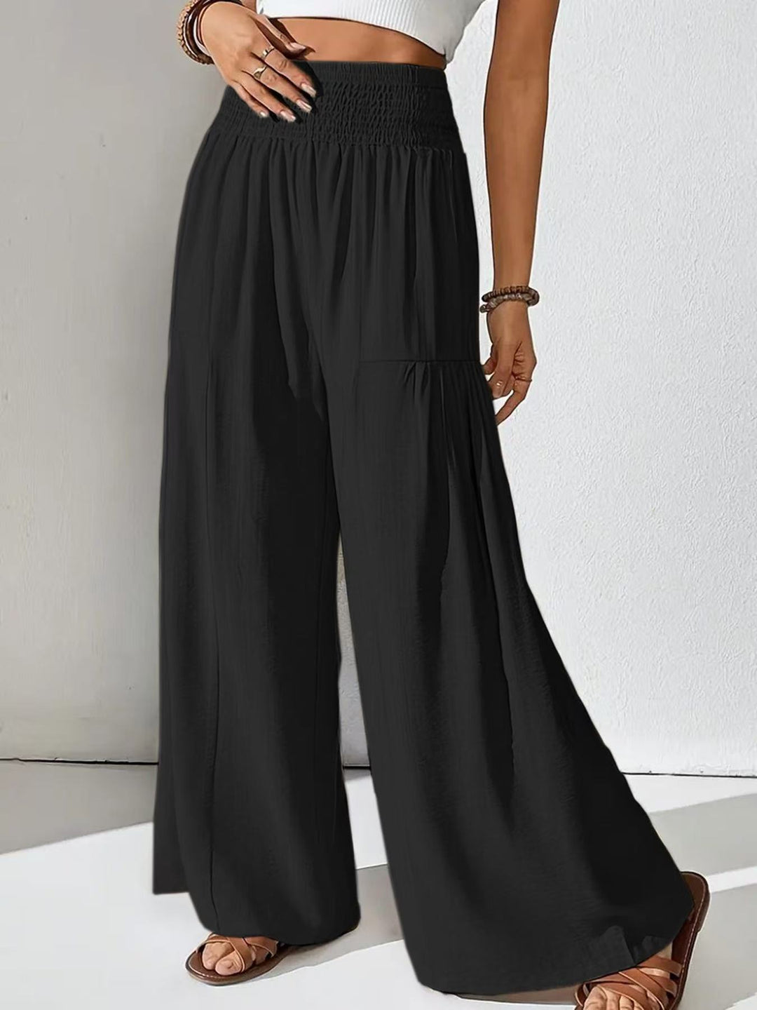 Damen weite Palazzo-Hose mit gerafftem Smock-Bund und Stufendetails Shop Nory