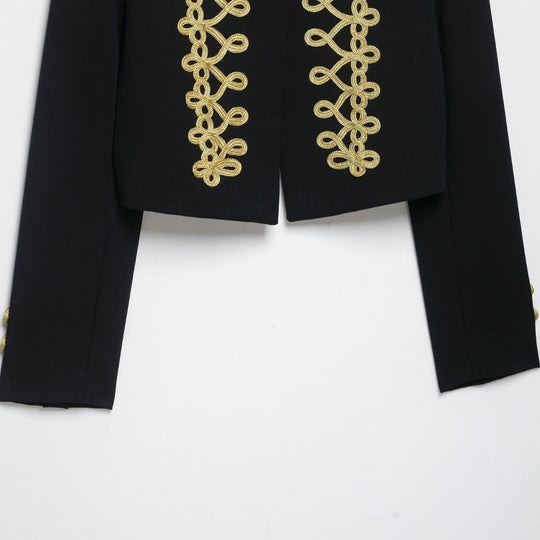 Damen Cropped Militärinspirierte Kurzjacke mit dekorativer Goldborte Shop Nory