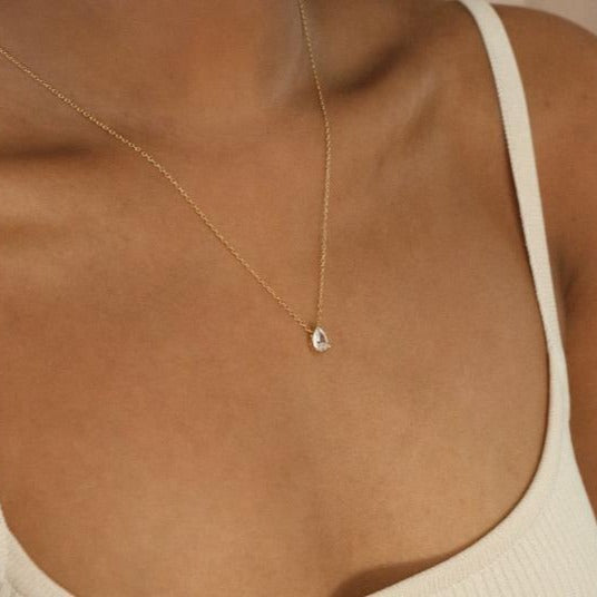 Damen zarte Halskette mit funkelndem Tropfenanhänger Shop Nory