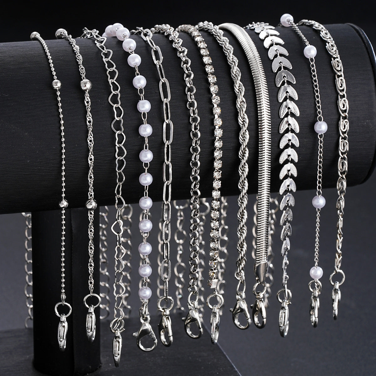 Damen Armband-Set mit filigranen Designs und funkelnden Zirkonia Shop Nory