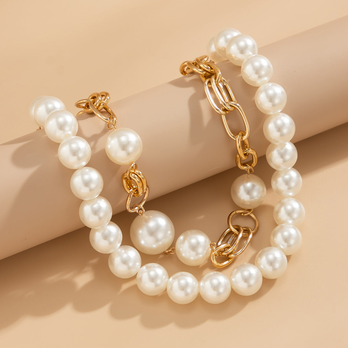 Damen mehrlagige Kettenhalskette mit glänzenden Kugeldetails Shop Nory