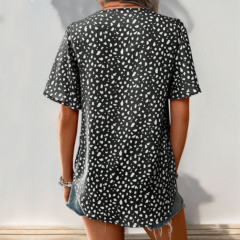 Damen V-Ausschnitt T-Shirt mit Leopardenmuster und fließendem Schnitt