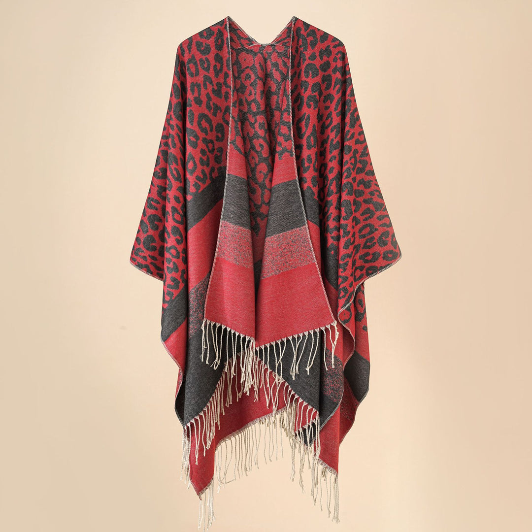 Damen Oversize-Ruana mit Leo-Jacquard, Fransen und weichem Wollmix Shop Nory
