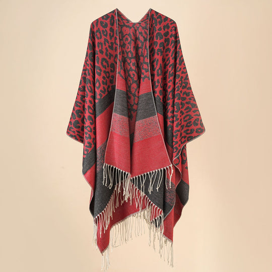 Damen Oversize-Ruana mit Leo-Jacquard, Fransen und weichem Wollmix Shop Nory