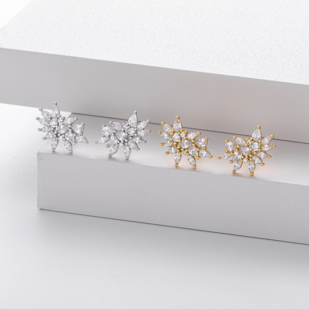 Damen Ohrstecker im eleganten Blüten-Design Shop Nory