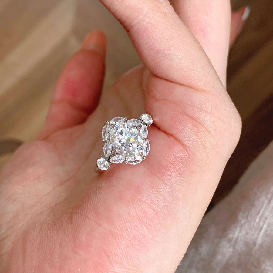 Damen eleganter Verlobungsring mit funkelndem Zirkonia und filigranem Design Shop Nory