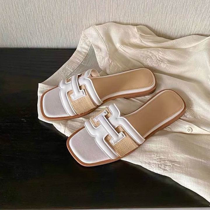 Damen modische Slipper mit elegantem Riemendesign und gepolstertem Fußbett