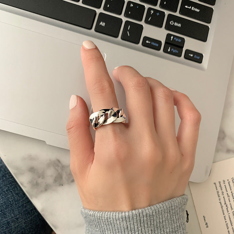 Damen Eleganter und zeitloser Ring mit strukturierten Details Shop Nory