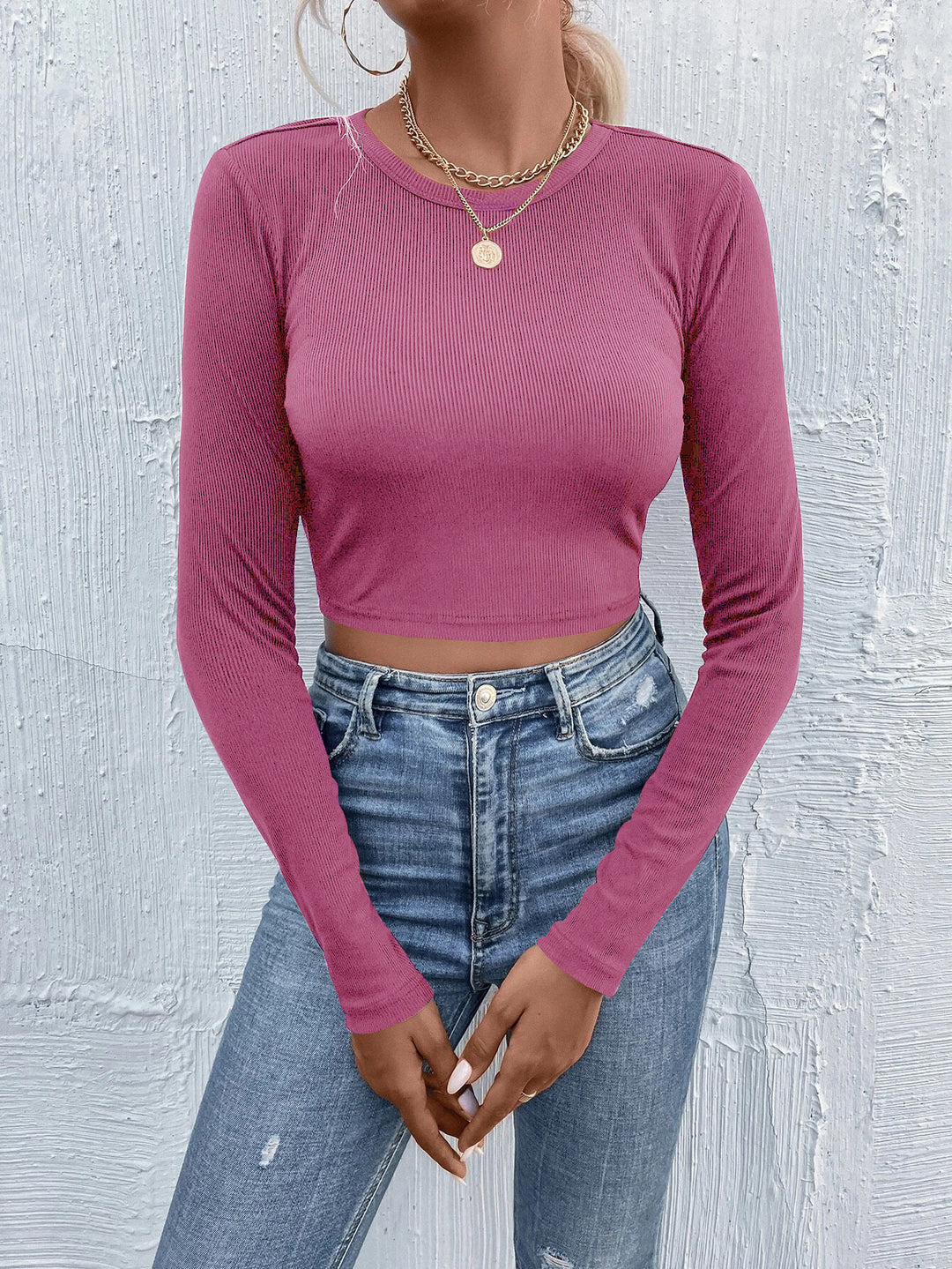 Damen figurnahes geripptes Crop-Longsleeve mit Rundhalsausschnitt und formstabiler Stretchfaser Shop Nory