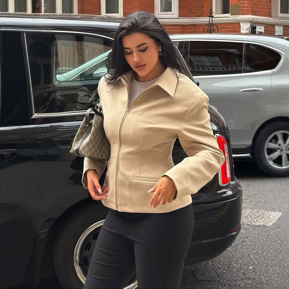 Damen Taillierte Kurzjacke aus veganem Lederimitat mit Hemdkragen und verdecktem Reißverschluss Shop Nory