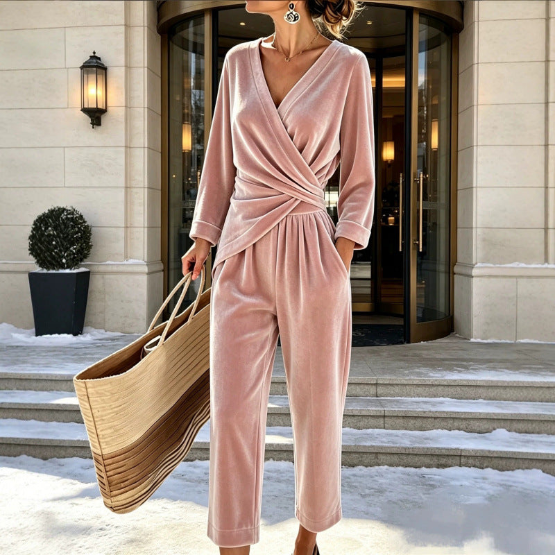 Damen Samt-Jumpsuit mit Wickeloberteil, taillierter Drapierung und weitem knöchellangem Bein Shop Nory
