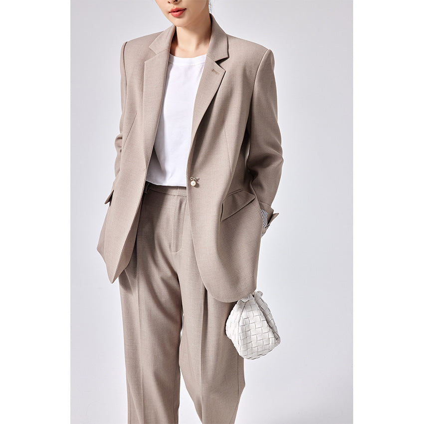 Damen Legeres Tailoring-Set mit Longline-Blazer und hochtaillierter Bundfaltenhose Shop Nory