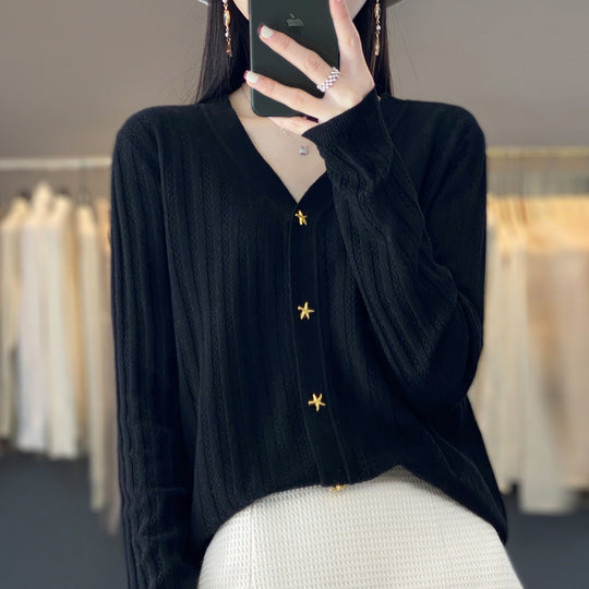Damen Leichter V‑Ausschnitt-Cardigan mit strukturierter Längsrippe und Sternknöpfen Shop Nory