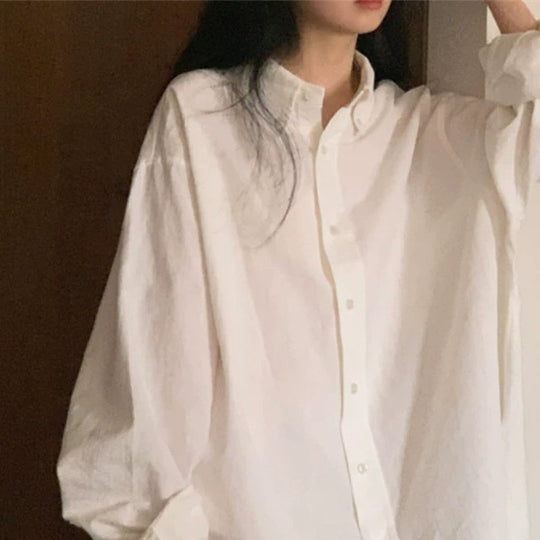 Damen Lässiges Oversize-Shirtkleid mit verlängertem Rückensaum, kastiger Silhouette und weiten Manschetten Shop Nory
