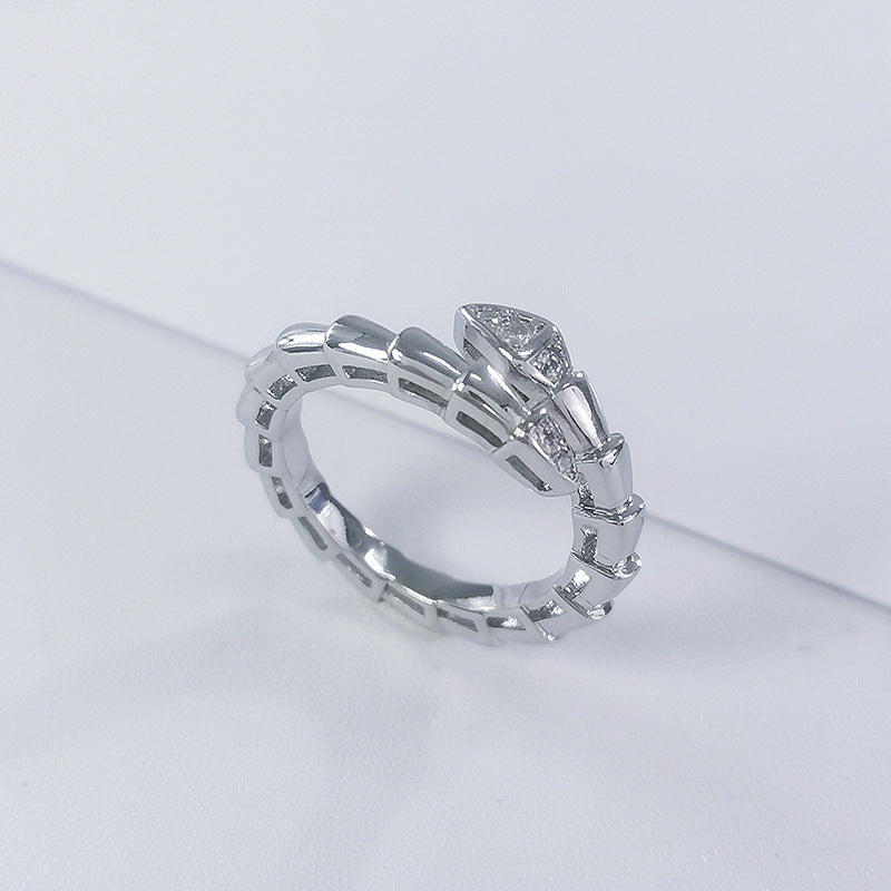 Damen Ring im künstlerischen Design mit funkelnden Akzenten Shop Nory
