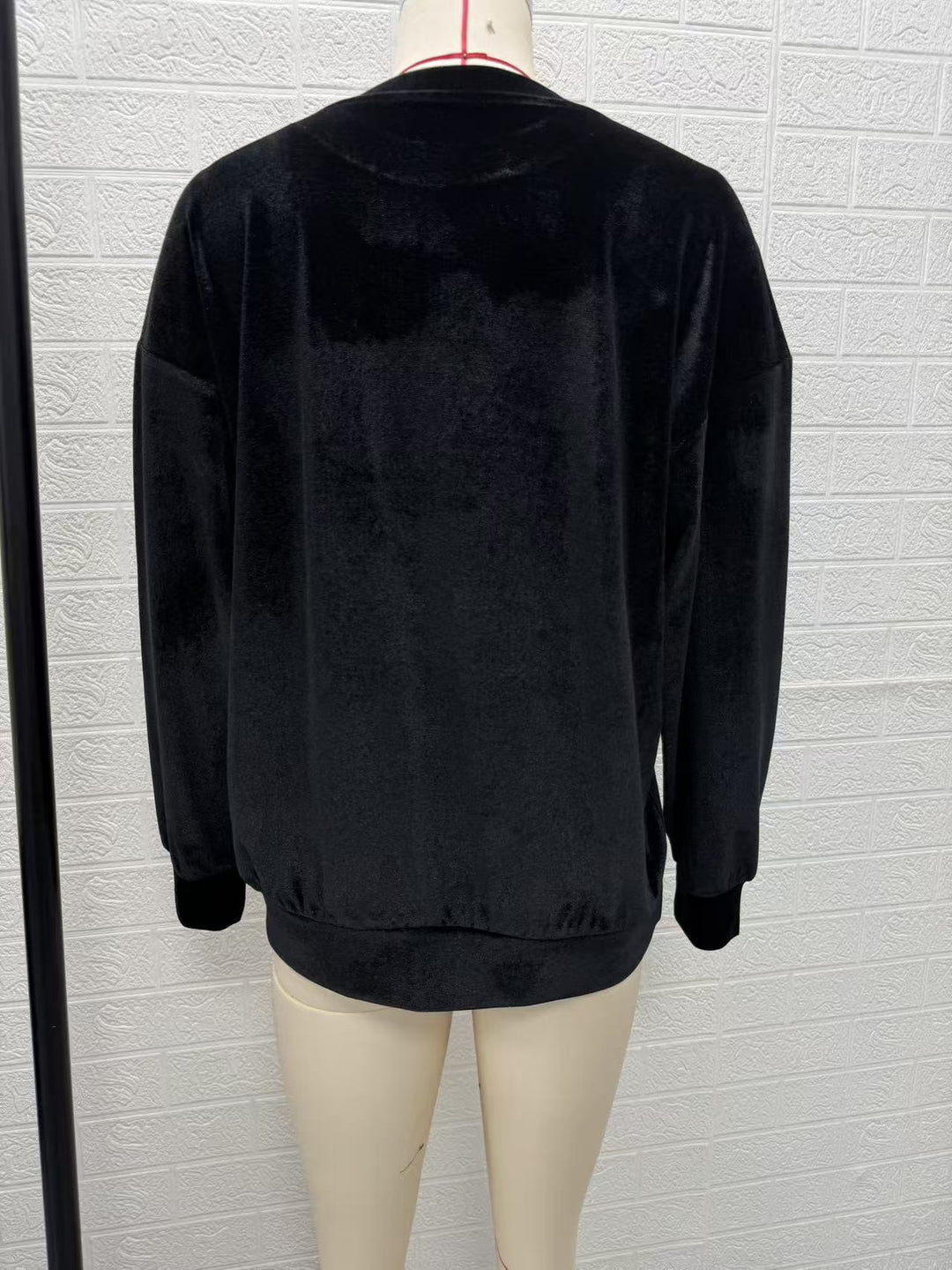 Damen Weicher Oversize-Samtpullover mit hohem Rundhals und überschnittenen Ärmeln Shop Nory