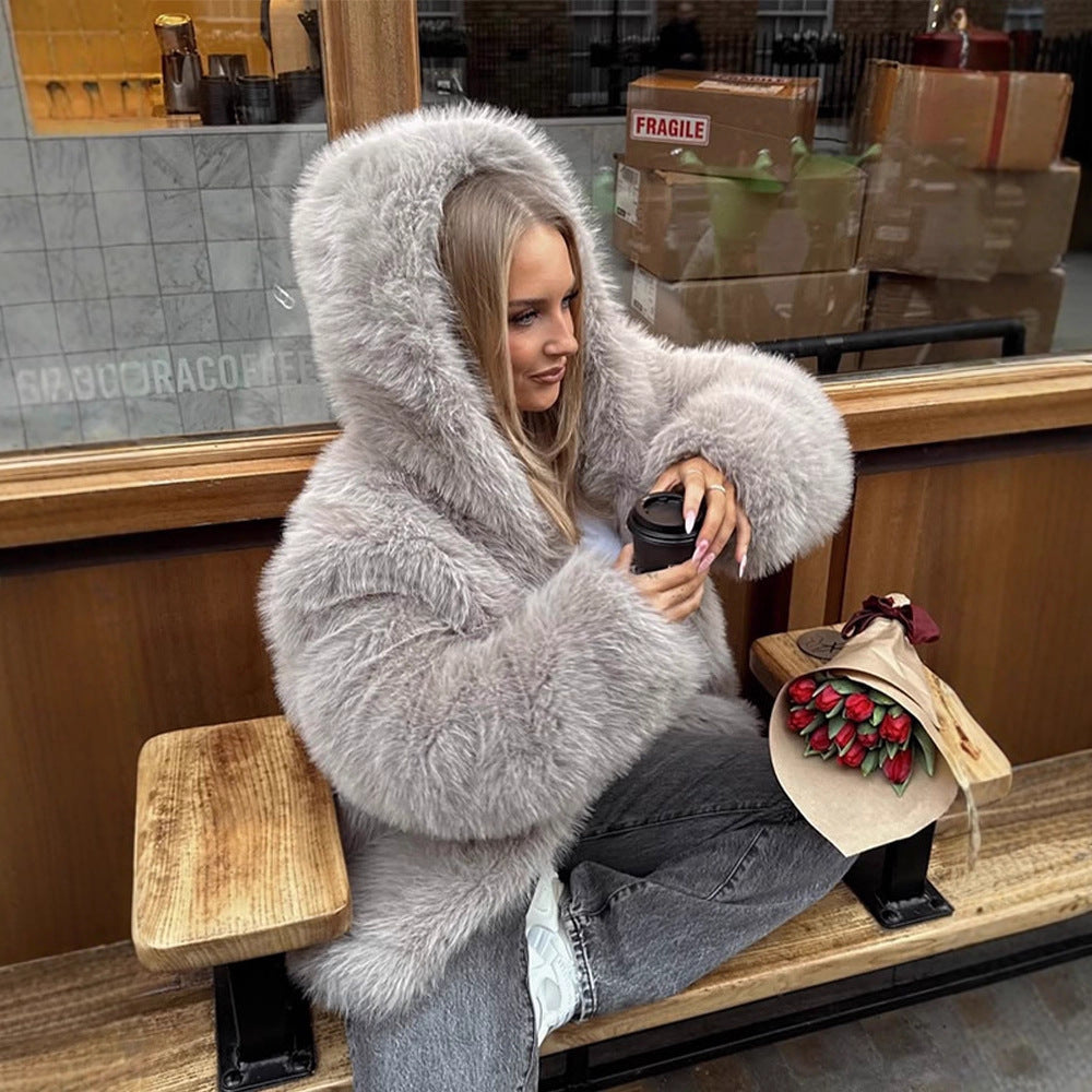 Damen Kuschelige Kurz-Kunstpelzjacke mit extravoluminöser Kapuze Shop Nory