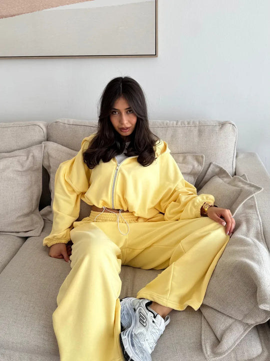 Damen kurzes Kapuzenzipper-Lounge-Set mit oversized Ärmeln und weitem Jogginghose-Schnitt Shop Nory