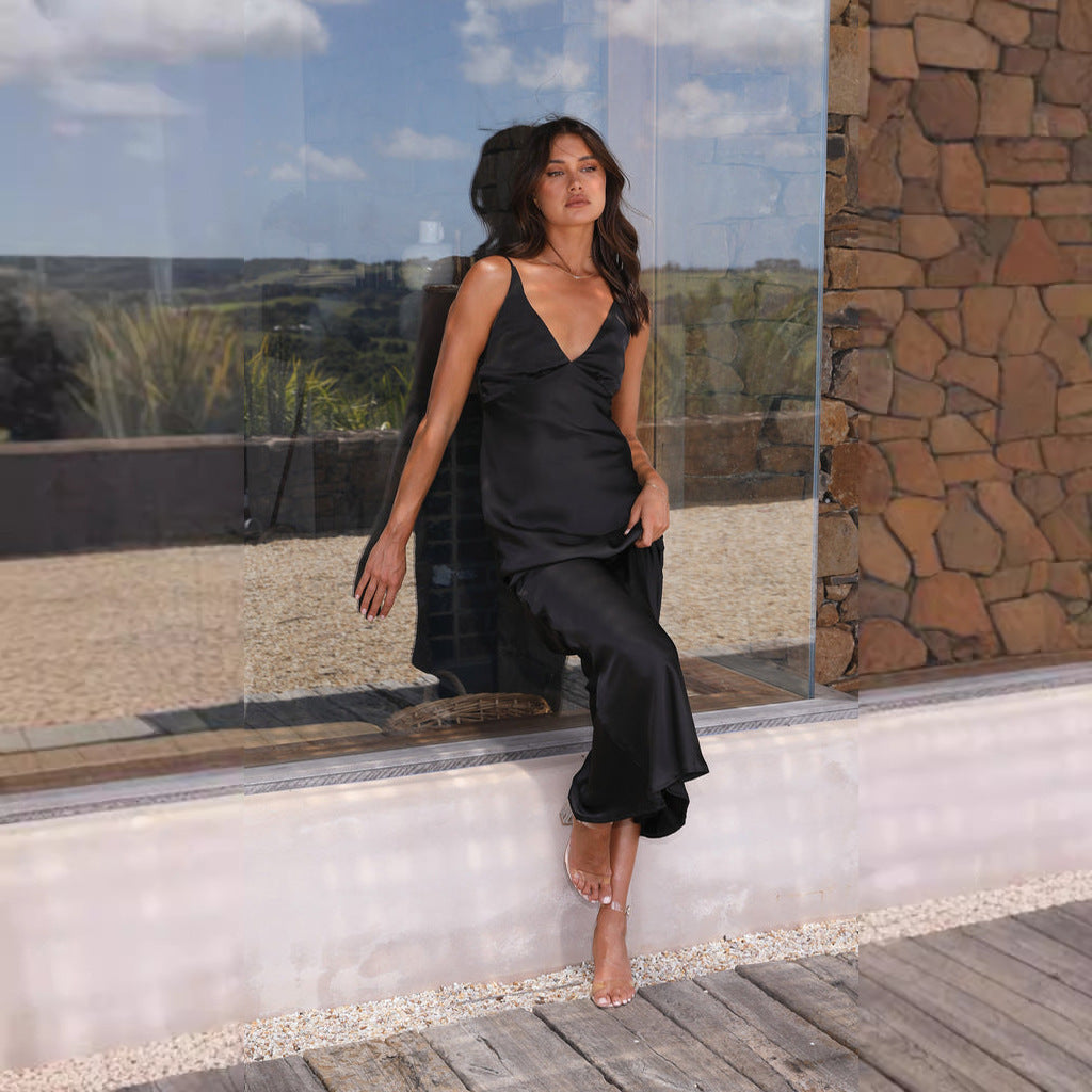 Damen Satin Maxikleid mit eleganter V-Form und fließendem Schnitt