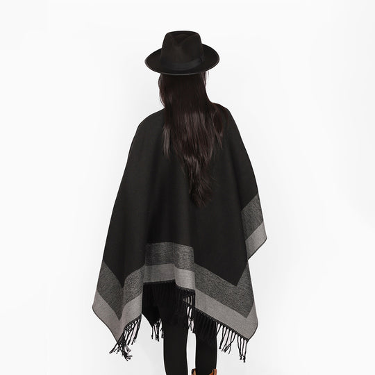 Damen Rechteckiger Wollmix-Poncho-Überwurf mit offener Front und feinem Fransensaum Shop Nory