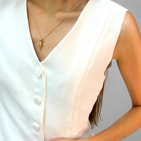 Damen Weste mit elegantem V-Ausschnitt und dekorativen Knöpfen