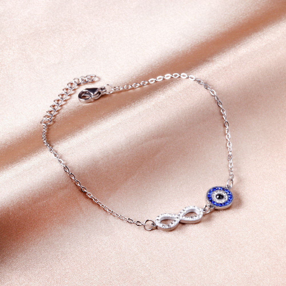 Damen Armband mit funkelnden Zirkonia-Akzenten und zeitgemäßem Design Shop Nory