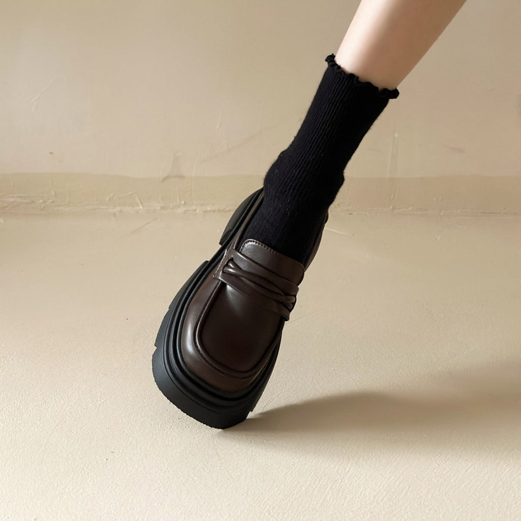 Damen Modische Loafers mit glänzender Oberfläche und robustem Plateau
