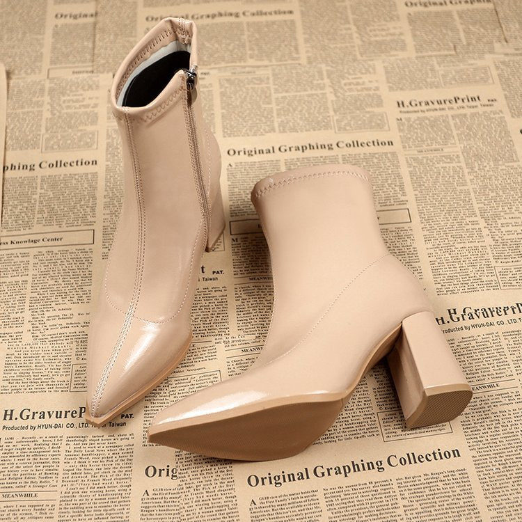 Lackleder Stiefeletten mit Blockabsatz