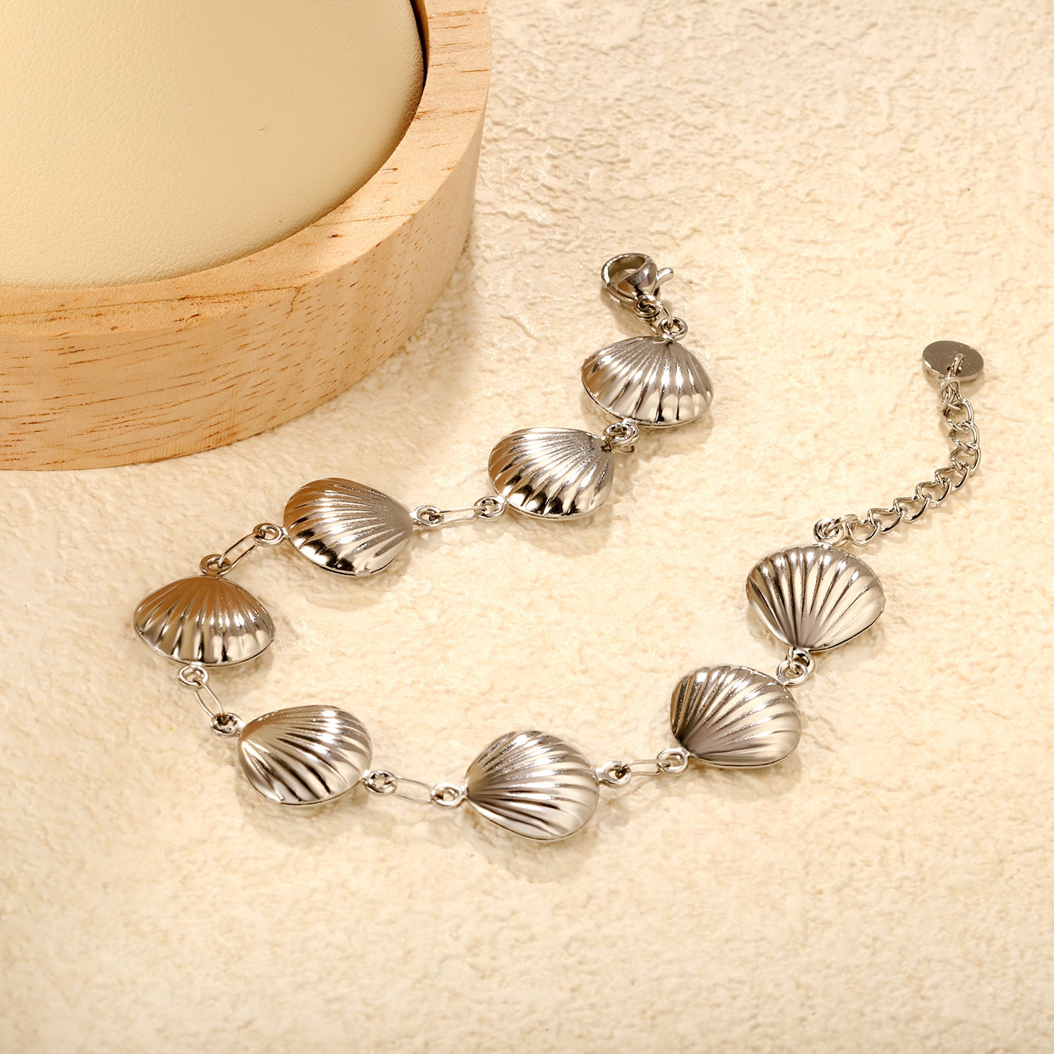Damen Armband mit Muschel-Design aus hochwertigem Edelstahl Shop Nory