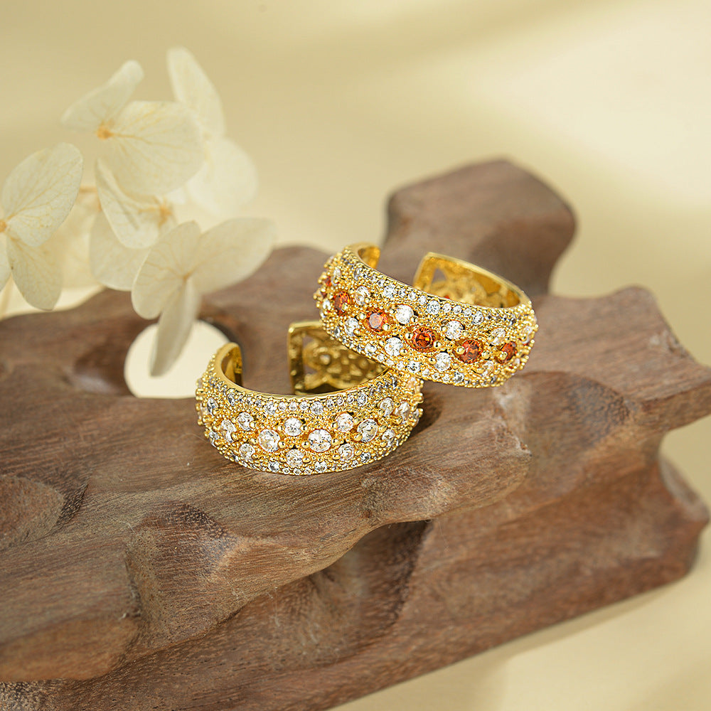 Damen Ring mit glamourösem Zirkonia-Besatz und elegantem Design Shop Nory