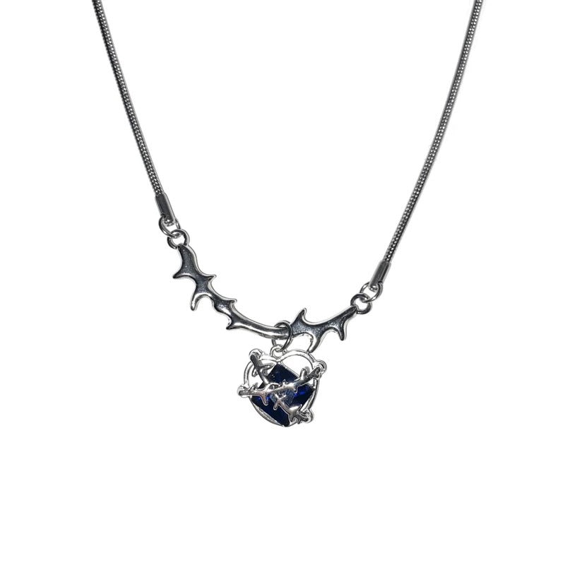 Damen Halskette mit filigranem Herzanhänger und stylischem Kettendesign Shop Nory