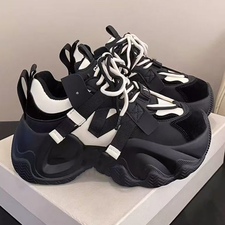 Damen Sportliche Chunky Sneakers mit innovativem Schnürsystem