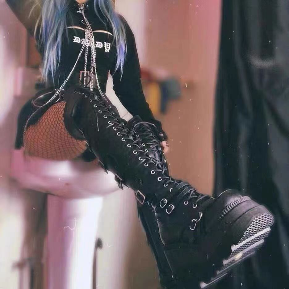 Damen Überknie Stiefel mit Schnallen-Detail und robustem Plateau