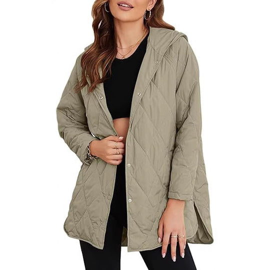 Damen gesteppte Kapuzenjacke mit Druckknopfleiste, seitlichen Schlitzen und mittlerer Länge Shop Nory
