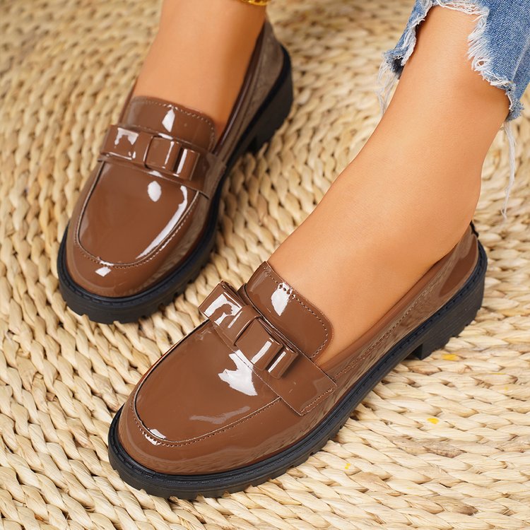 Damen Lack-Loafer mit dekorativem Riemchen und profilierter Gummisohle Shop Nory