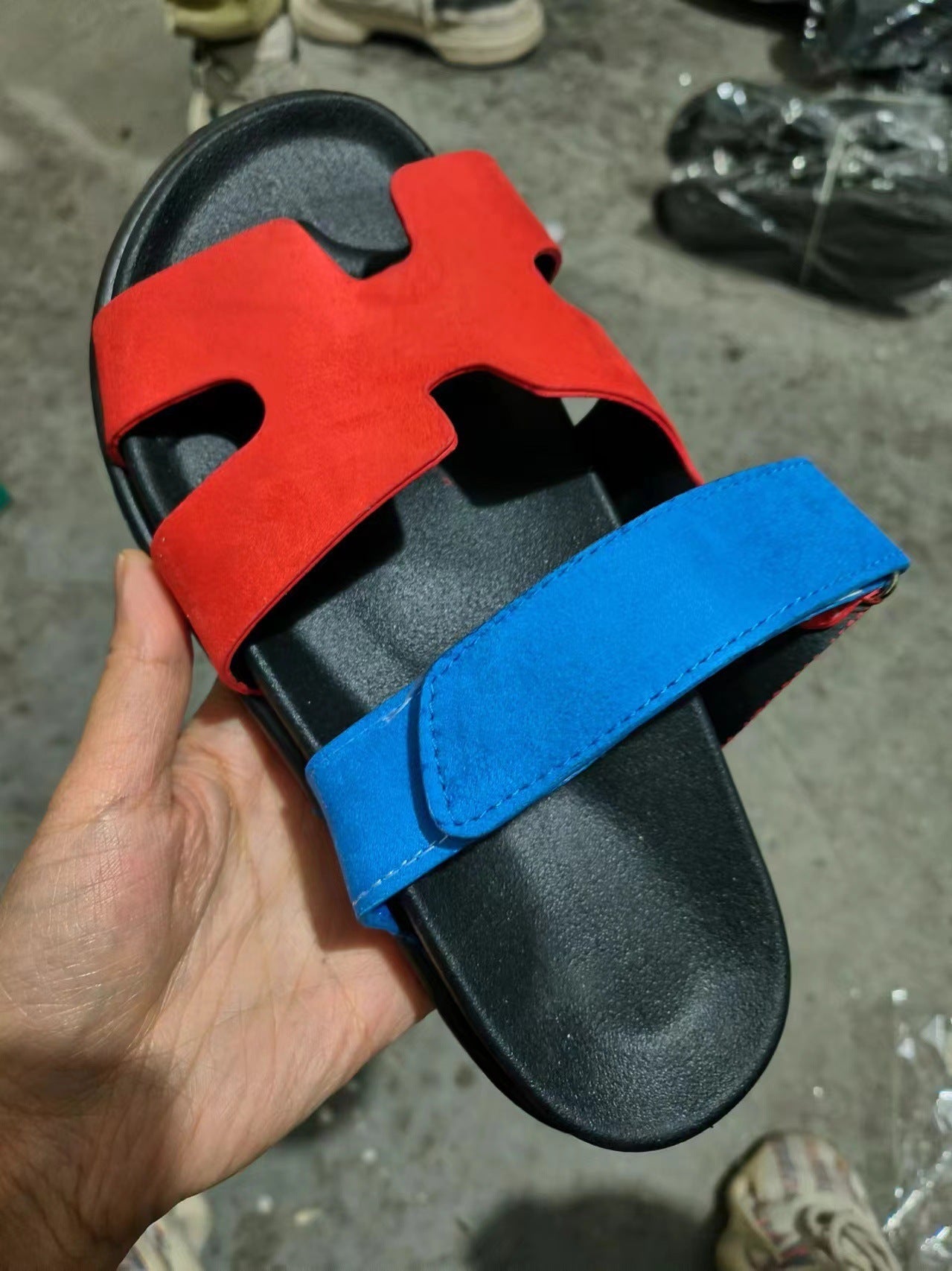 Damen bequeme Kunstleder-Sandalen mit verstellbaren Riemen