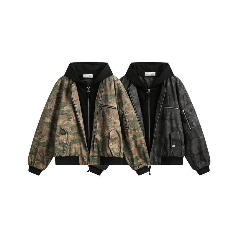 Herren Kurz geschnittener Oversize-Bomber im Layer-Look mit integrierter Kapuze und Camouflage-Jacquard Shop Nory