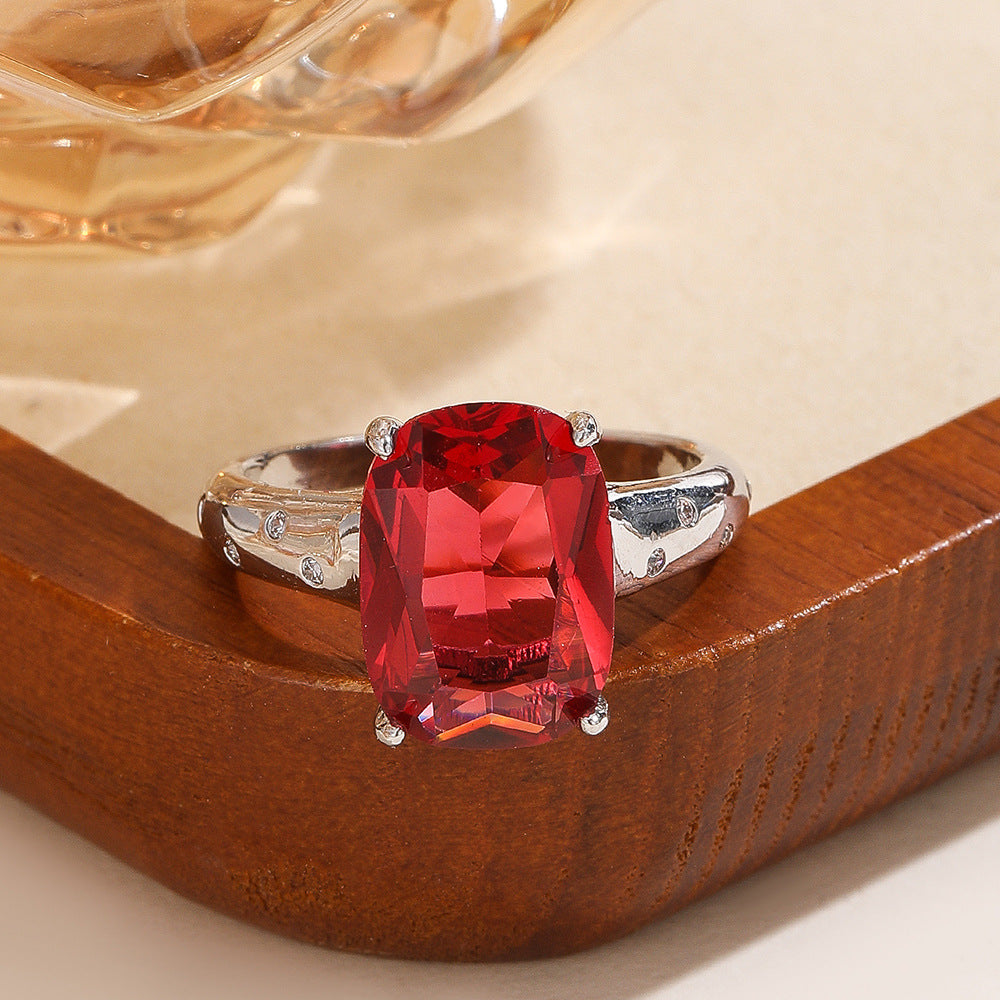 Damen eleganter Goldring mit facettiertem Kristall Shop Nory