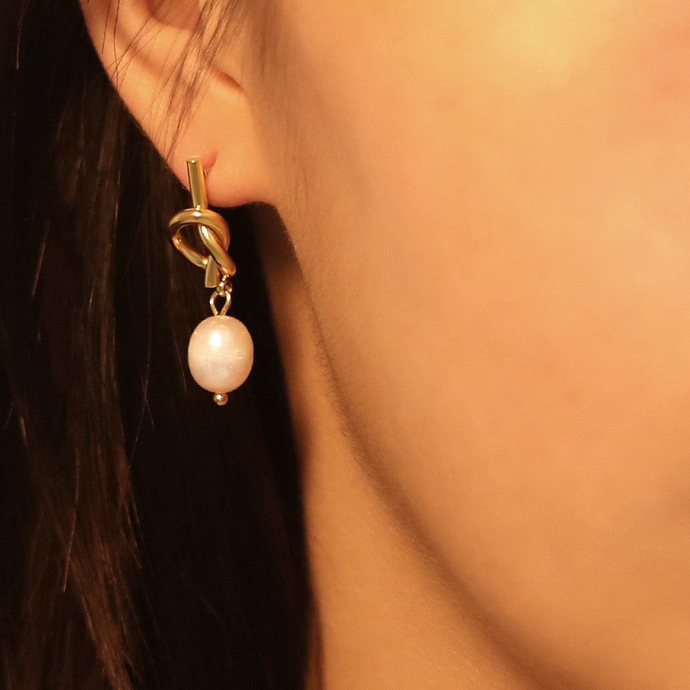 Damen Ohrhänger mit elegantem Knotendesign und Perlen aus hochwertigem Edelstahl Shop Nory