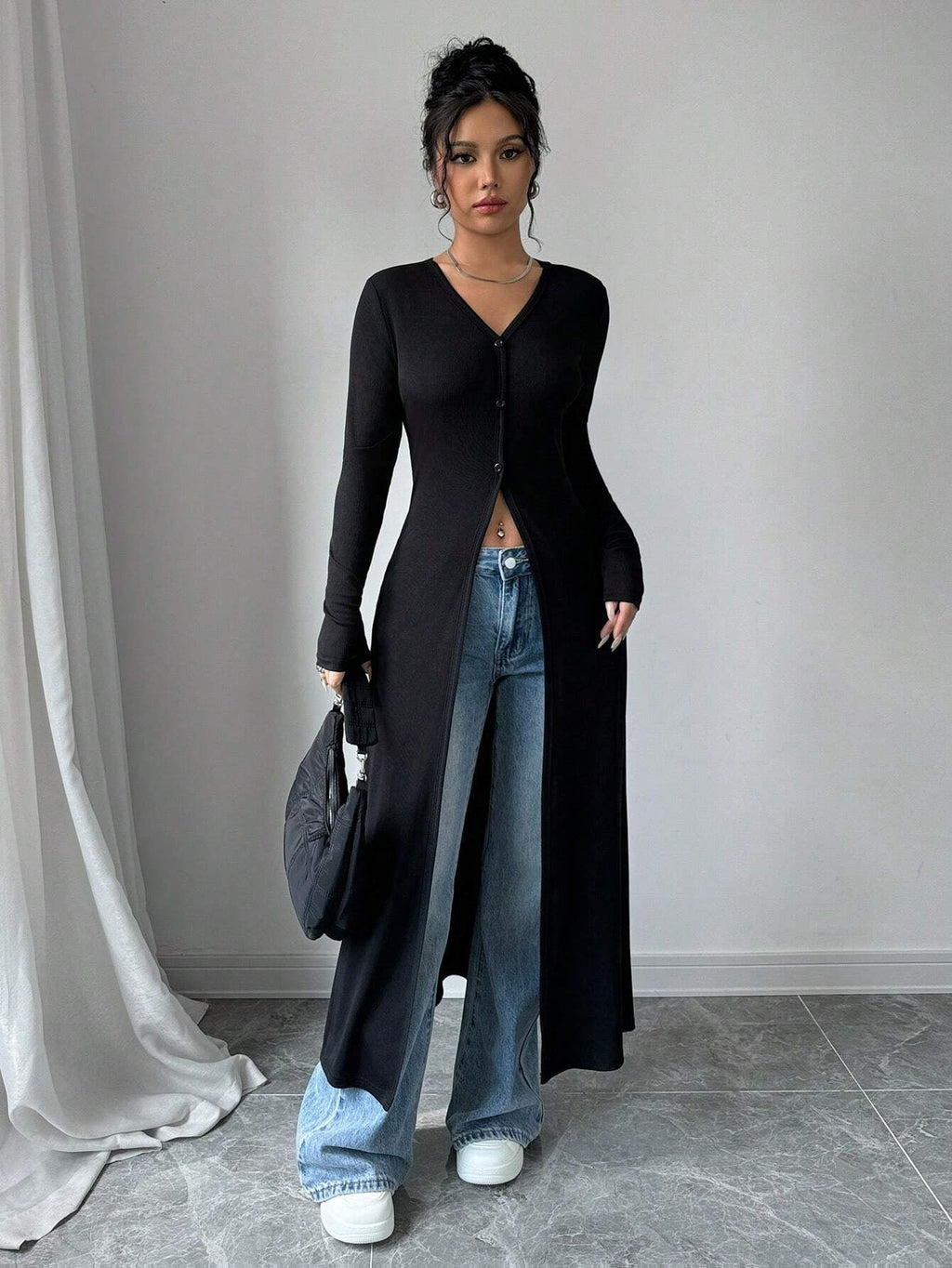 Damen Langstrickjacke mit V-Ausschnitt und Knopfverschluss