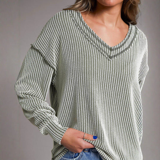 Damen Gestreiftes Feinstrick-Longsleeve mit V-Ausschnitt und dekorativen Kanten Shop Nory